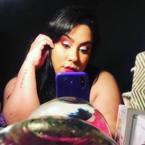 Meet your Posher, Samyra